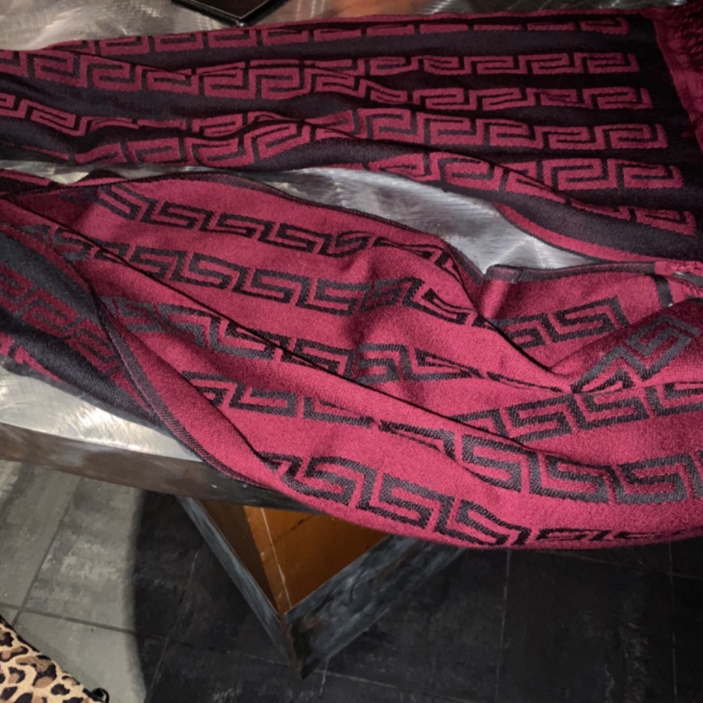 Versace Scarf - Picture 5 of 5